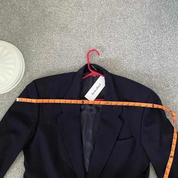 Authentic Givenchy men’s blazer in Navy Blue​ - Picture 12 of 12